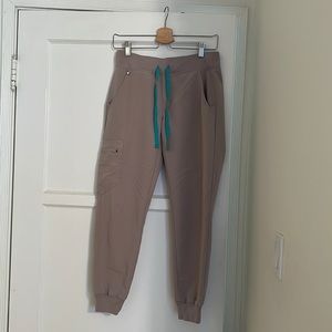 Figs jogger scrub pants. Petite.